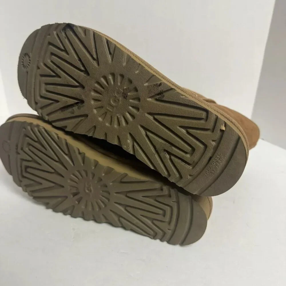 UGG root boot